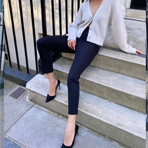 Aritzia Babaton Slim Navy Cropped Pants Size 6‎